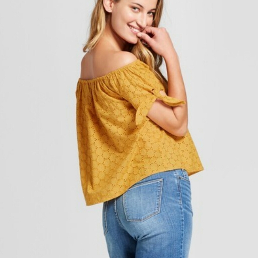 UNIV. THREAD Mustard Eyelet Peasant Crop Top - Picture 9 of 10